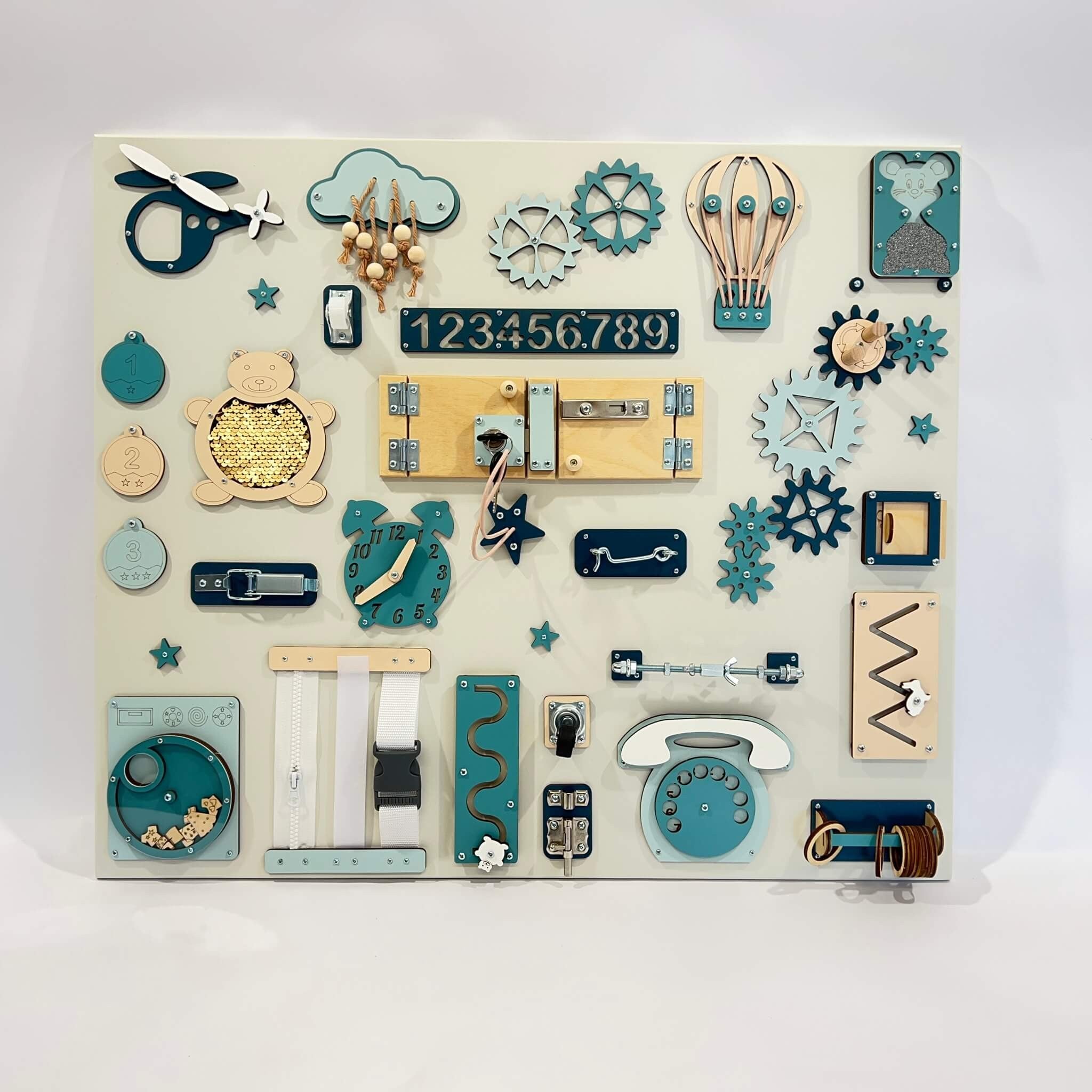 Didelė Montessori veiklos lenta mokymuisi (60×70 cm) - BureiKids