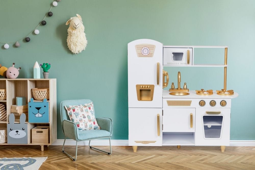 Didelė medinė žaidimų virtuvėlė baltos ir aukso spalvos - BureiKids