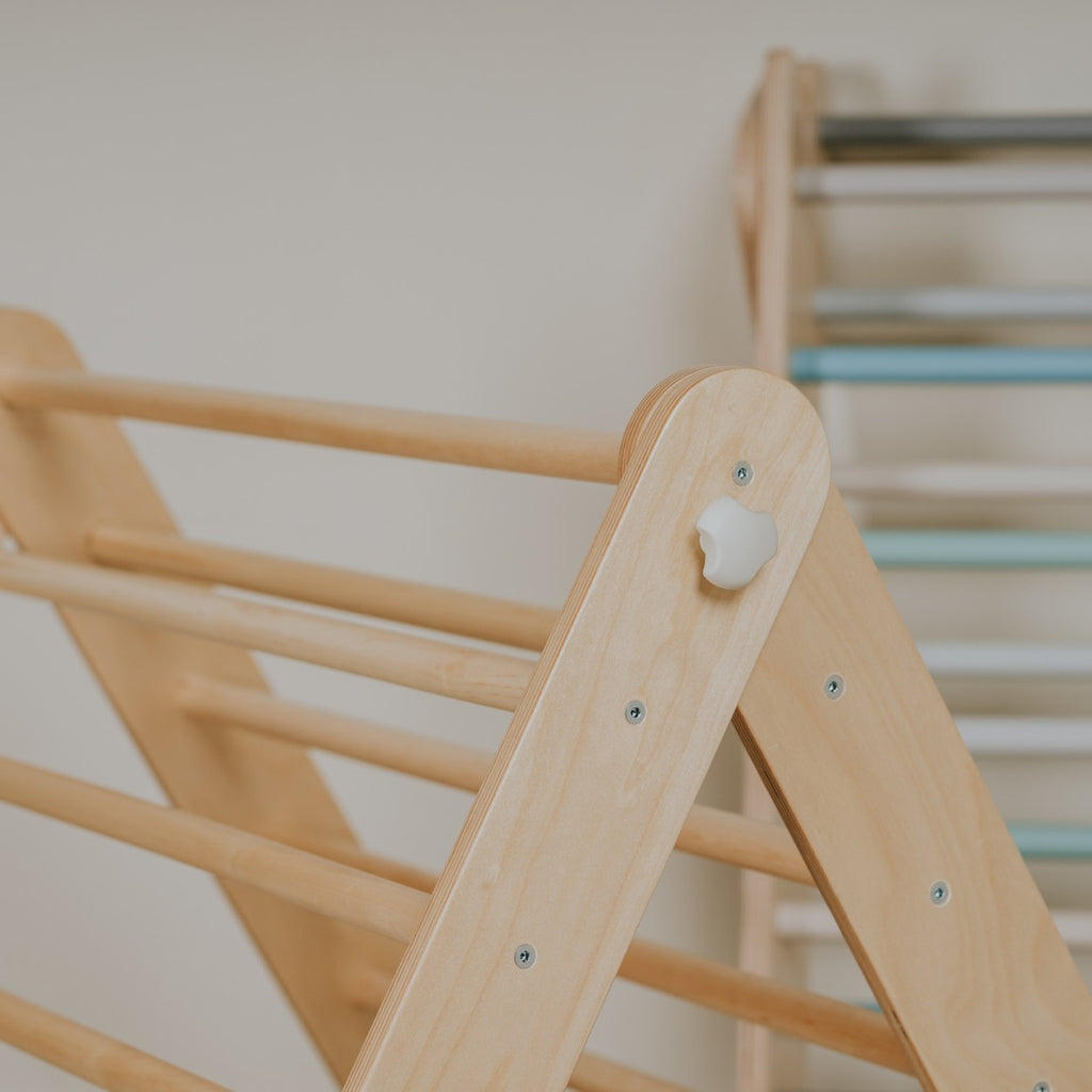 Laipiojimo trikampis Pikler su švediškos sienelės papildymu (Metai 6mėn.–7metai) - BureiKids