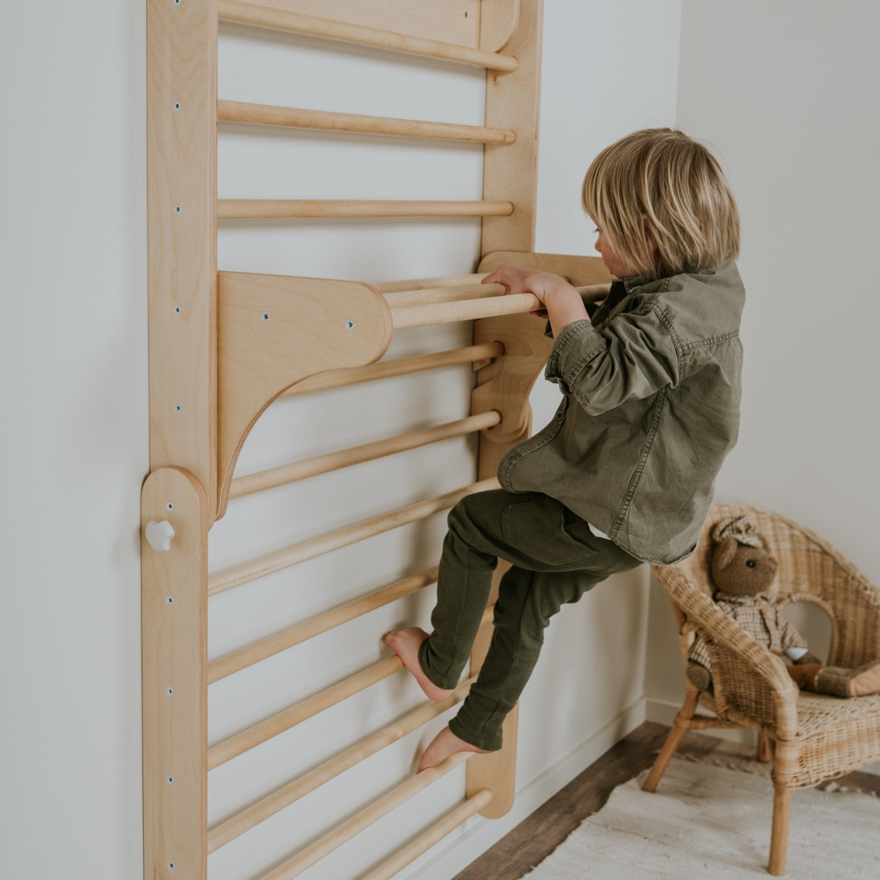 Laipiojimo trikampis Pikler su švediškos sienelės papildymu (Metai 6mėn.–7metai) - BureiKids