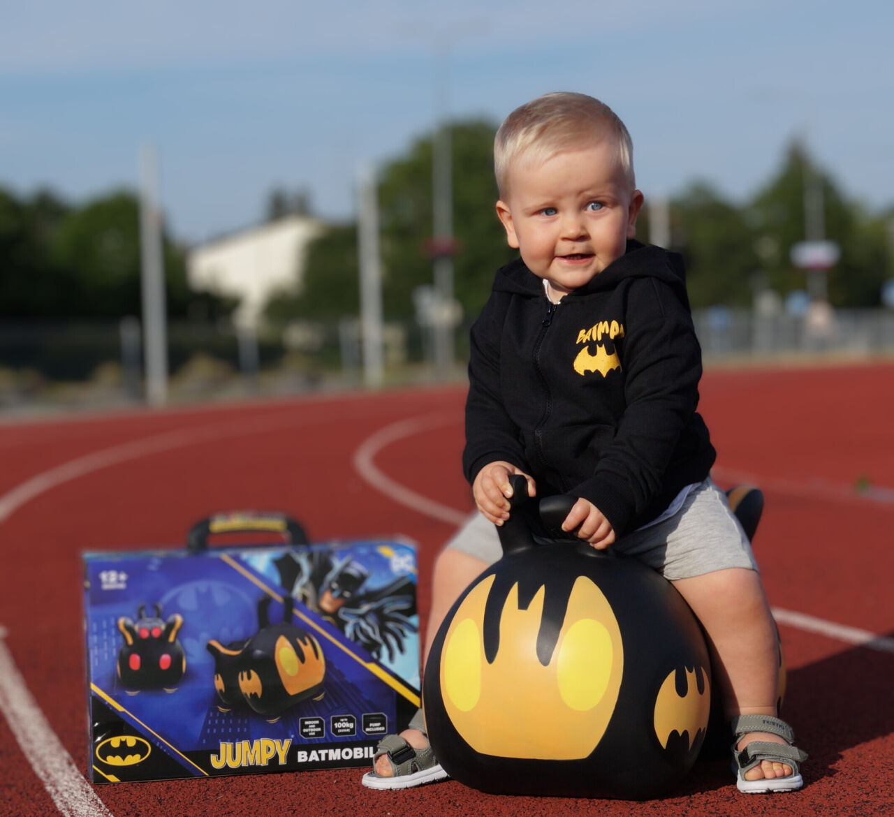 Mano pirmasis šokliukas – Betmobilis  - BureiKids