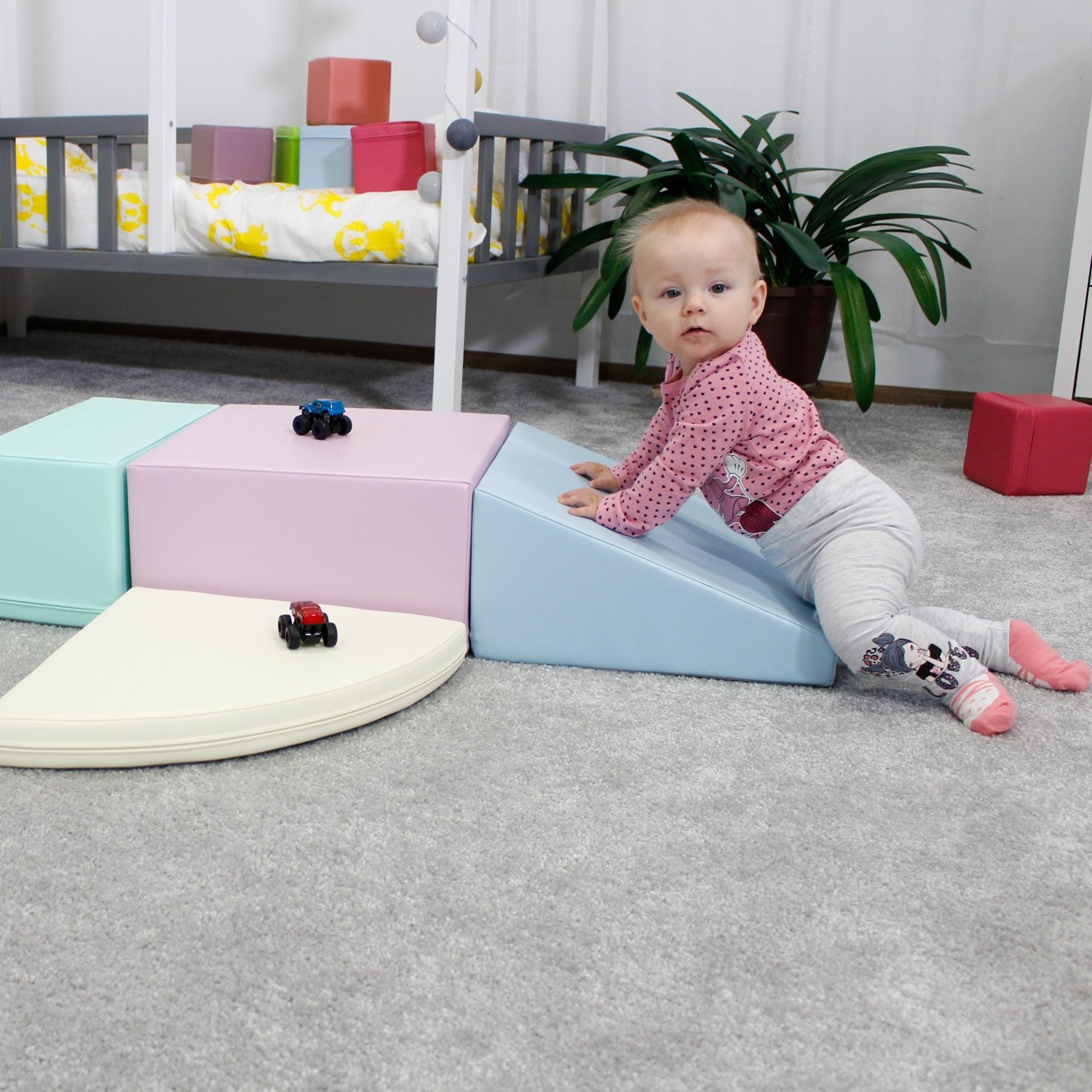 Minkšta laipiojimo žaidimų aikštelė IGLU iš 5 blokų - Švelni pastelinė - BureiKids