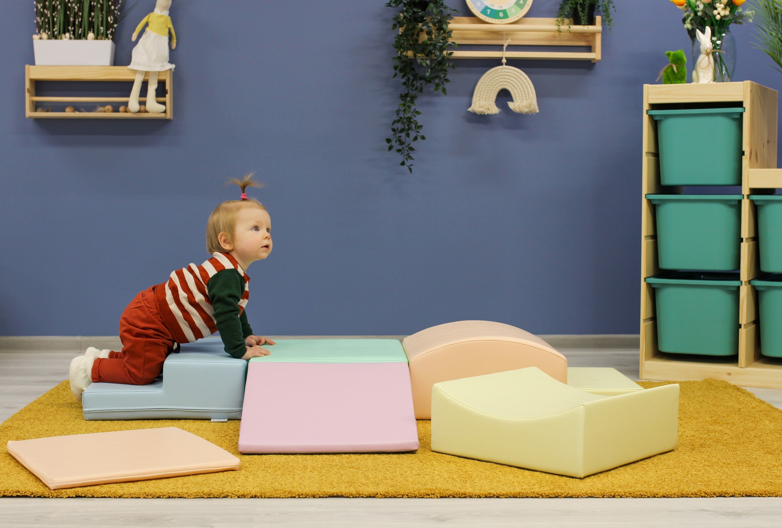 Minkšta laipiojimo žaidimų aikštelė IGLU iš 7 blokų - Švelni pastelinė "Little Crawler" - BureiKids