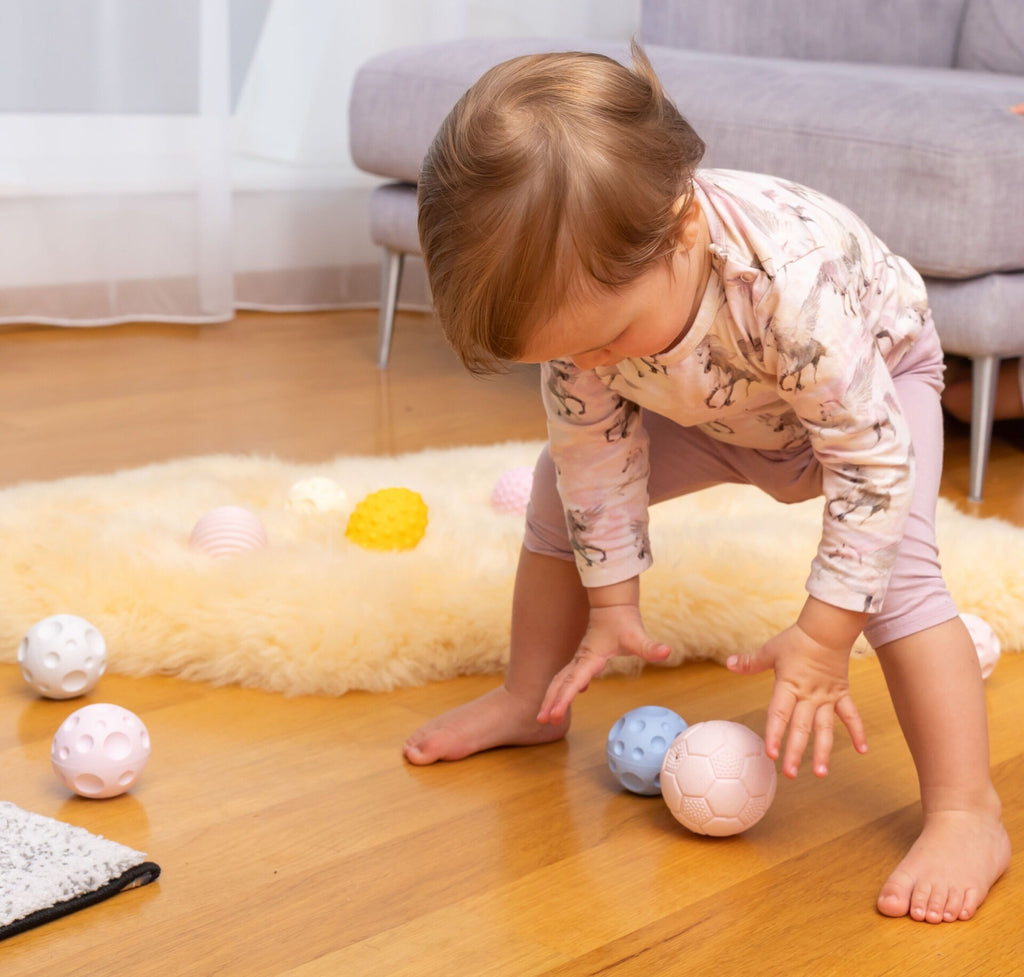 Sensorinių kamuoliukų rinkinys kūdikiams – 7 vnt. - BureiKids
