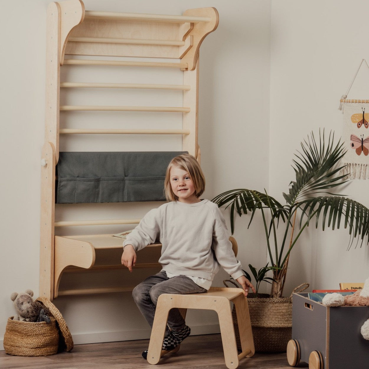 Stalas ir kėdė „Leg&go“ švediškai sienelei - BureiKids