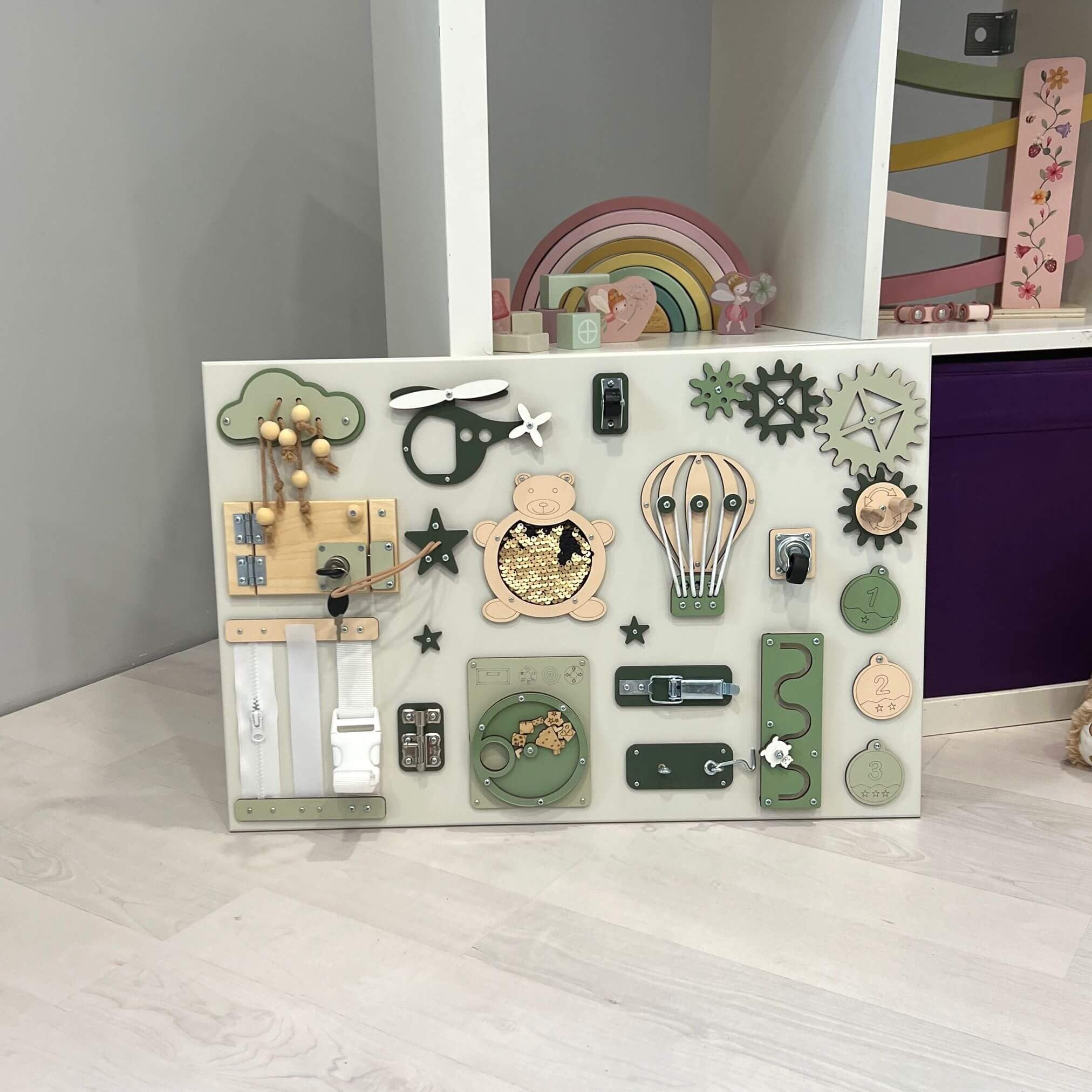 Vidutinio dydžio Montessori veiklos lenta (40×60 cm) - BureiKids