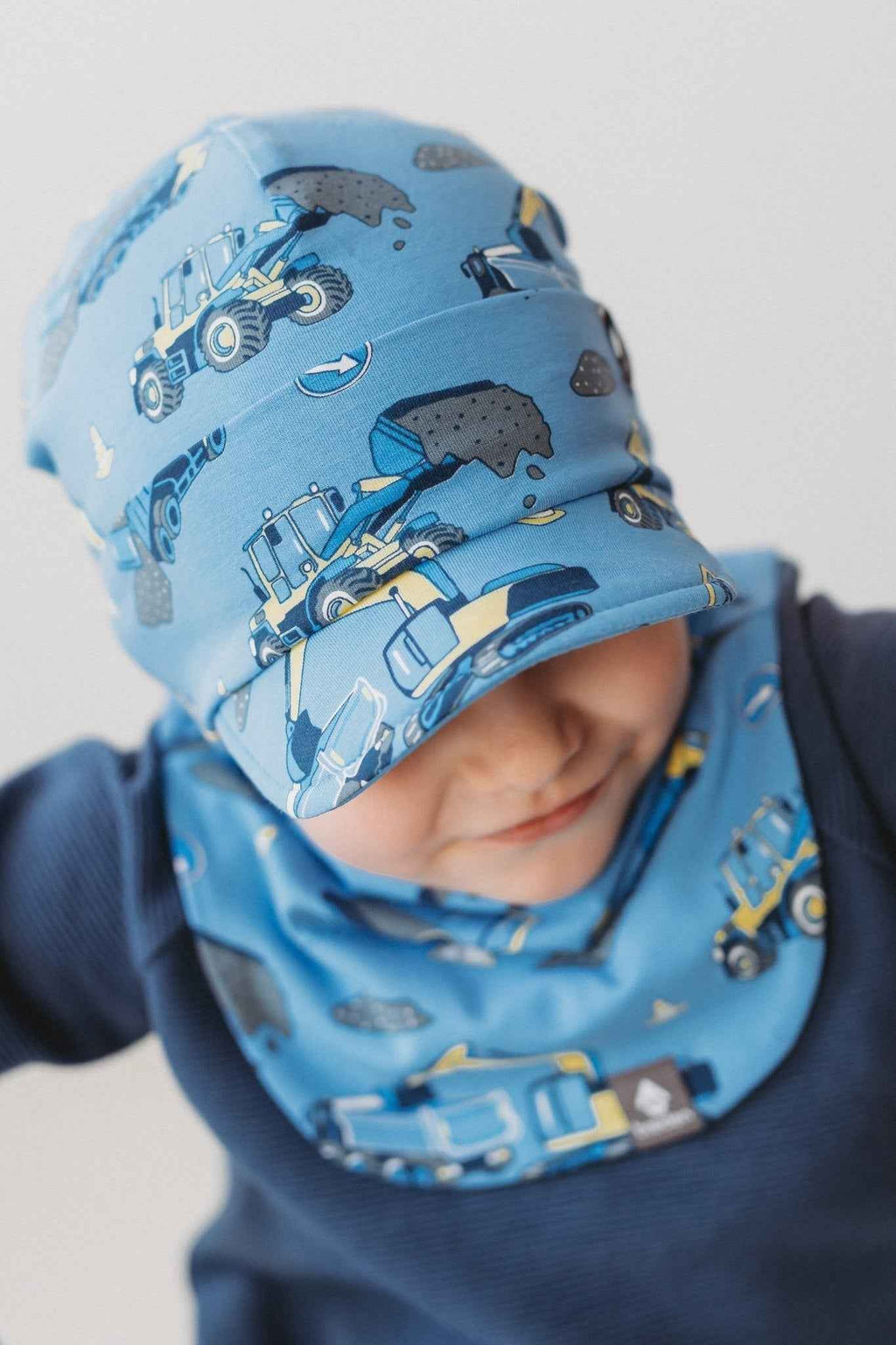 Vaikiška pavasario–rudens kepurė su snapeliu BO Kelių tiesimo diena